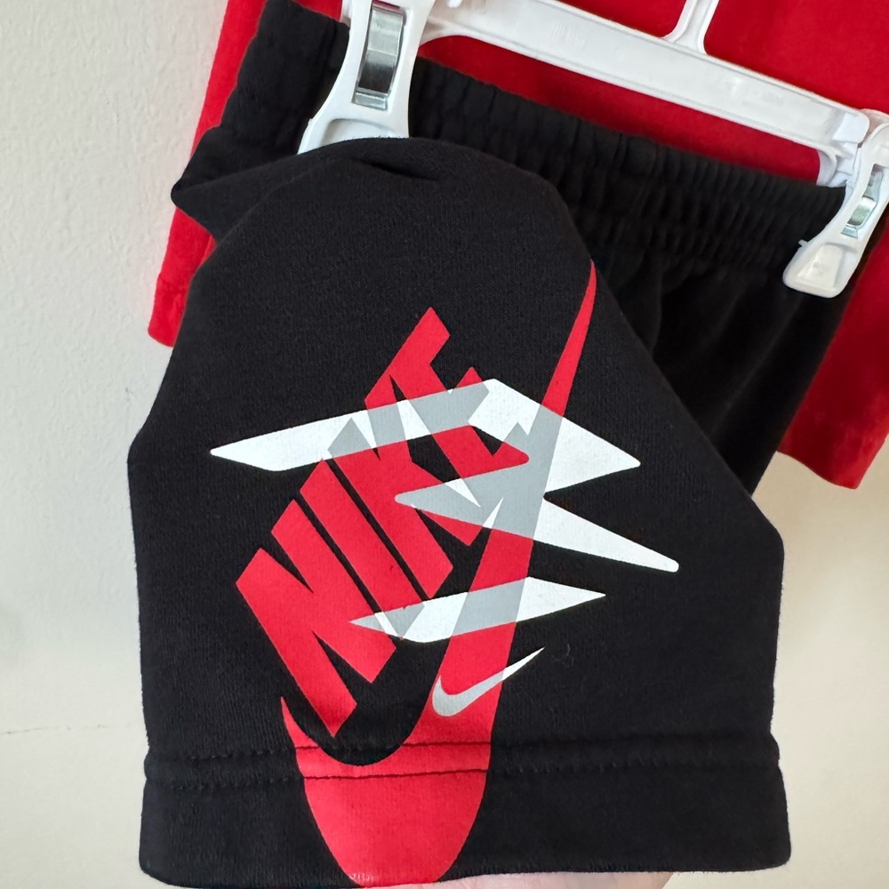 Nike Toddler Boys Short Set Size 3T Red and Black - Picture 2 of 5